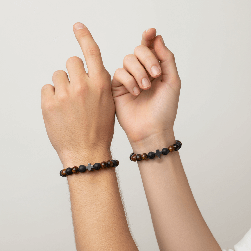 Draudzības rokassprādze - spēks no dabīgiem akmeņiem uz vīrieša un sievieša rokām