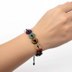 Harmonija - Čakru rokassprādze no dabīgiem akmeņiem uz cilvēka rokas