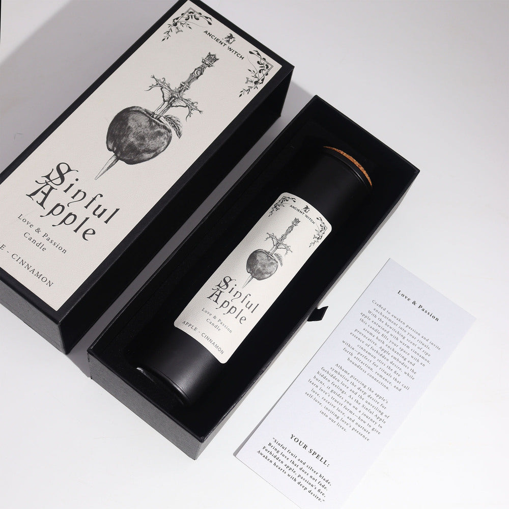 Mīlestības un kaisles sojas vaska svece - Sinful Apple ar iepakojumu
