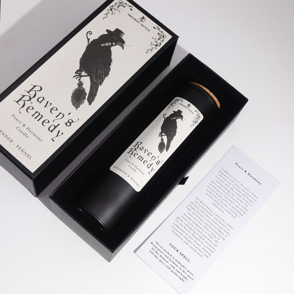 Miera un harmonijas sojas vaska svece - Ravens Remedy ar iepakojumu